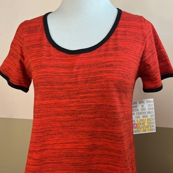 LulaRoe classic T size XS - Picture 2 of 4
